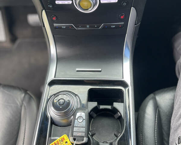 Серый Форд Эдж, объемом двигателя 2 л и пробегом 28 тыс. км за 19300 $, фото 24 на Automoto.ua