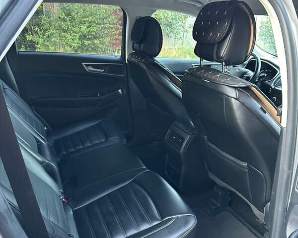 Серый Форд Эдж, объемом двигателя 2 л и пробегом 140 тыс. км за 19000 $, фото 19 на Automoto.ua