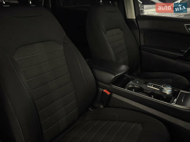 Сірий Форд Едж, об'ємом двигуна 2 л та пробігом 65 тис. км за 17499 $, фото 19 на Automoto.ua