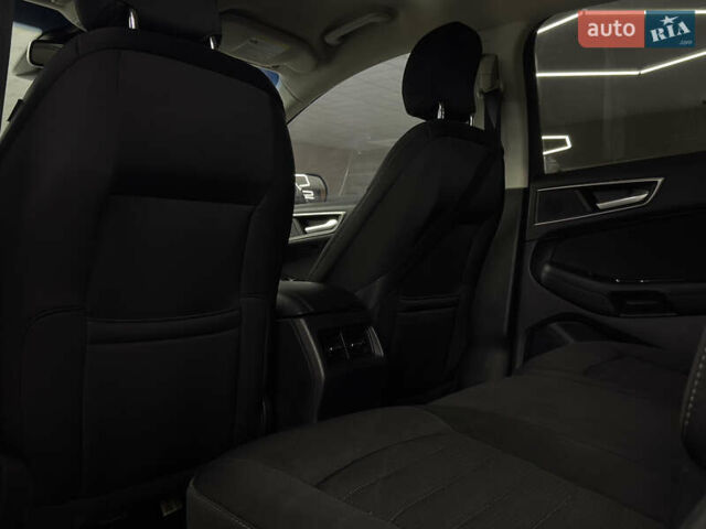 Сірий Форд Едж, об'ємом двигуна 2 л та пробігом 65 тис. км за 17499 $, фото 21 на Automoto.ua