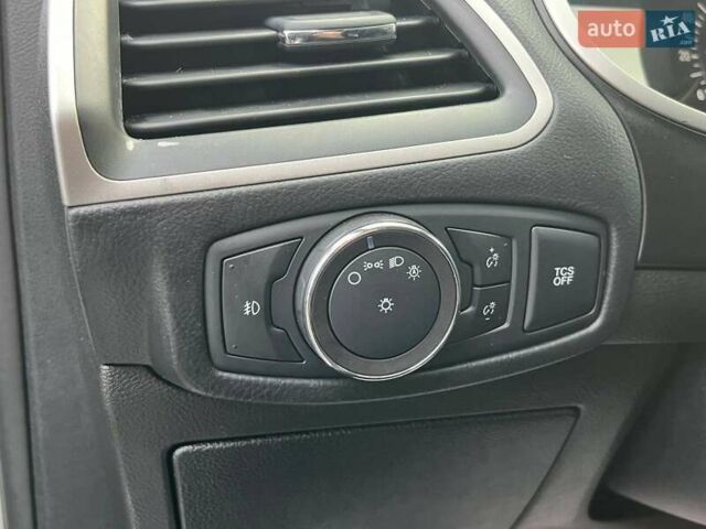 Сірий Форд Едж, об'ємом двигуна 2 л та пробігом 167 тис. км за 14300 $, фото 12 на Automoto.ua