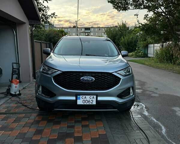 Серый Форд Эдж, объемом двигателя 2 л и пробегом 140 тыс. км за 19000 $, фото 1 на Automoto.ua