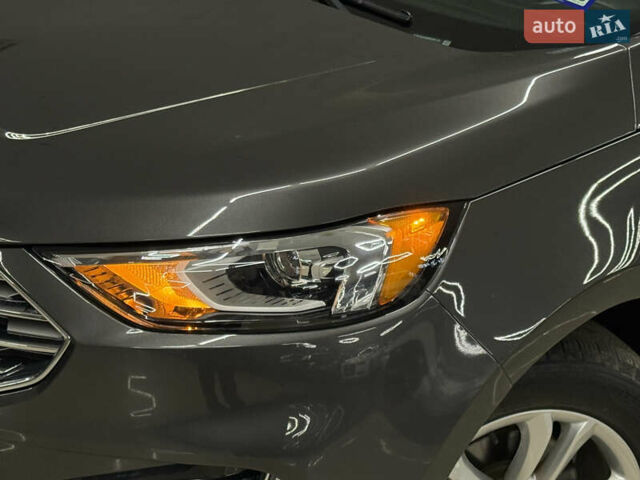 Сірий Форд Едж, об'ємом двигуна 2 л та пробігом 65 тис. км за 17499 $, фото 2 на Automoto.ua