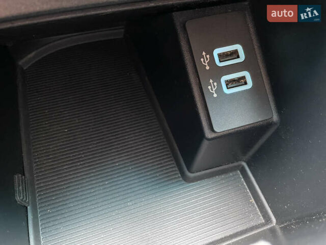 Сірий Форд Едж, об'ємом двигуна 2 л та пробігом 74 тис. км за 18700 $, фото 20 на Automoto.ua
