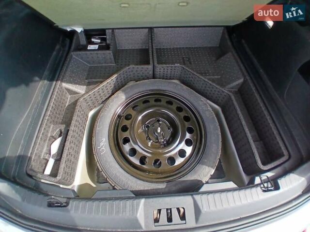 Серый Форд Эдж, объемом двигателя 2 л и пробегом 105 тыс. км за 13950 $, фото 13 на Automoto.ua