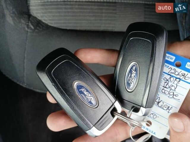 Серый Форд Эдж, объемом двигателя 2 л и пробегом 105 тыс. км за 13950 $, фото 8 на Automoto.ua