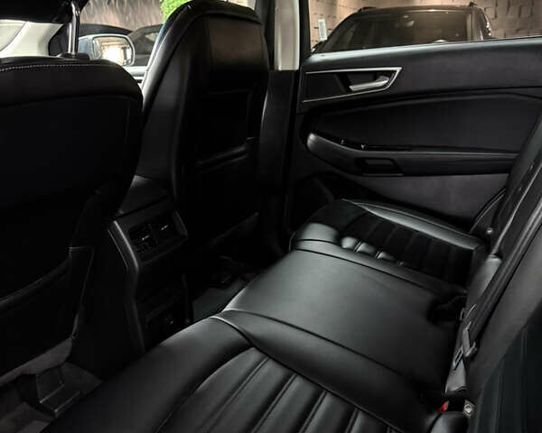 Сірий Форд Едж, об'ємом двигуна 2 л та пробігом 111 тис. км за 19999 $, фото 15 на Automoto.ua