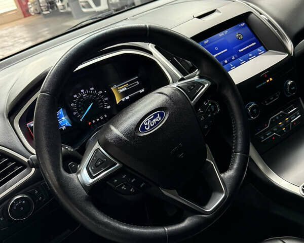 Сірий Форд Едж, об'ємом двигуна 2 л та пробігом 111 тис. км за 19999 $, фото 14 на Automoto.ua