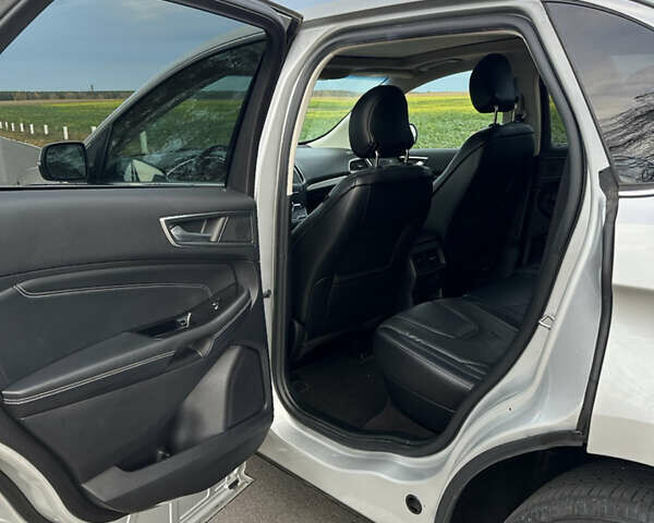 Серый Форд Эдж, объемом двигателя 2 л и пробегом 136 тыс. км за 18500 $, фото 9 на Automoto.ua