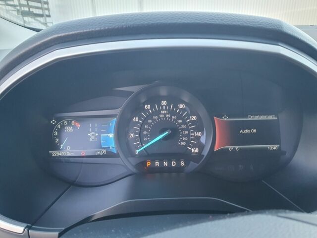 Серый Форд Эдж, объемом двигателя 2 л и пробегом 229 тыс. км за 15000 $, фото 6 на Automoto.ua