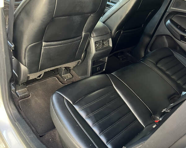 Серый Форд Эдж, объемом двигателя 2 л и пробегом 210 тыс. км за 19000 $, фото 5 на Automoto.ua