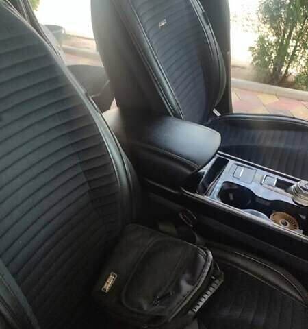 Сірий Форд Едж, об'ємом двигуна 2 л та пробігом 104 тис. км за 18600 $, фото 3 на Automoto.ua