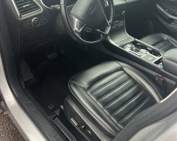 Серый Форд Эдж, объемом двигателя 2 л и пробегом 210 тыс. км за 19000 $, фото 6 на Automoto.ua