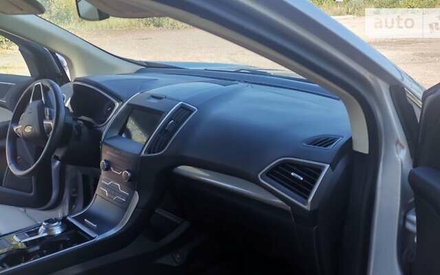 Серый Форд Эдж, объемом двигателя 2 л и пробегом 113 тыс. км за 20100 $, фото 45 на Automoto.ua