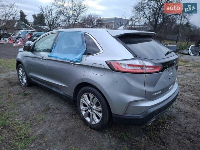 Сірий Форд Едж, об'ємом двигуна 2 л та пробігом 130 тис. км за 13900 $, фото 4 на Automoto.ua