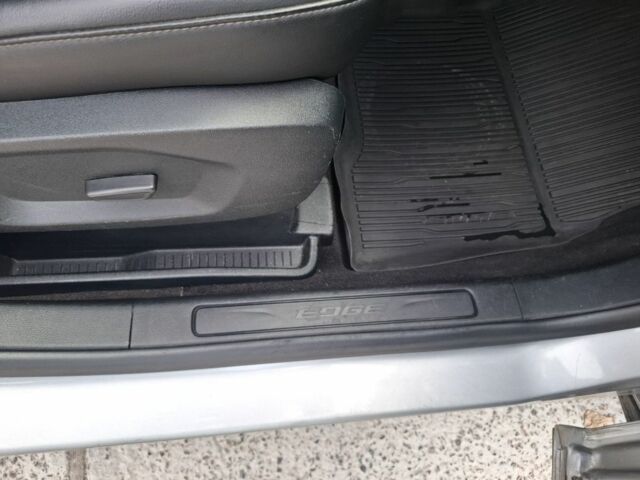 Серый Форд Эдж, объемом двигателя 2 л и пробегом 84 тыс. км за 18000 $, фото 8 на Automoto.ua