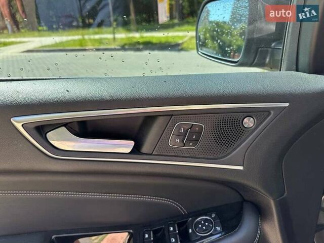 Серый Форд Эдж, объемом двигателя 2 л и пробегом 114 тыс. км за 20500 $, фото 3 на Automoto.ua