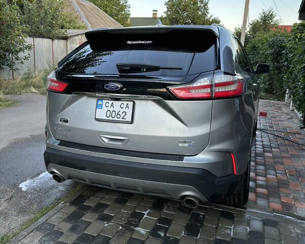 Серый Форд Эдж, объемом двигателя 2 л и пробегом 140 тыс. км за 19000 $, фото 6 на Automoto.ua