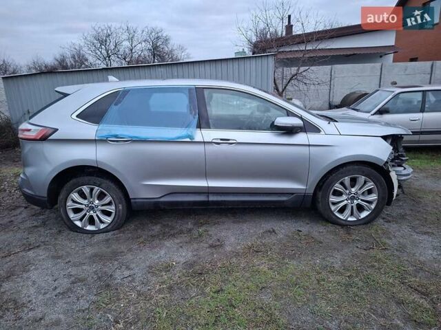 Сірий Форд Едж, об'ємом двигуна 2 л та пробігом 130 тис. км за 13900 $, фото 11 на Automoto.ua