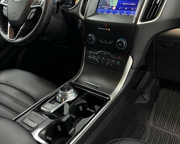 Серый Форд Эдж, объемом двигателя 2 л и пробегом 90 тыс. км за 20500 $, фото 19 на Automoto.ua