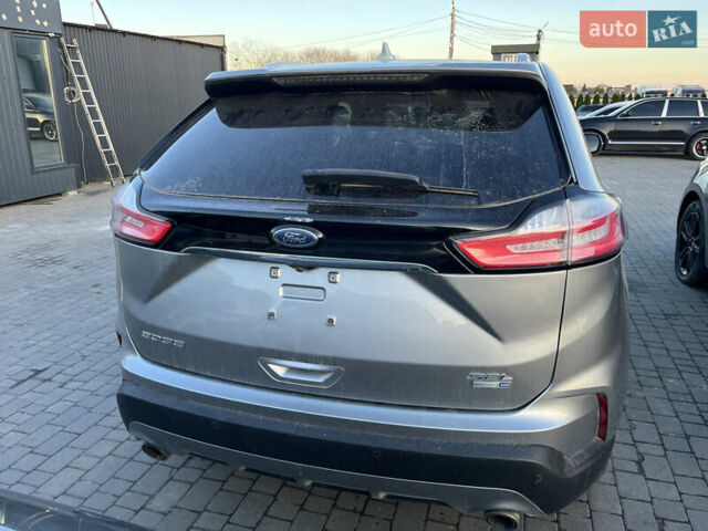Сірий Форд Едж, об'ємом двигуна 2 л та пробігом 129 тис. км за 12800 $, фото 4 на Automoto.ua