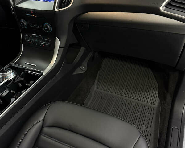 Серый Форд Эдж, объемом двигателя 2 л и пробегом 90 тыс. км за 20500 $, фото 18 на Automoto.ua