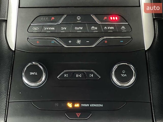 Серый Форд Эдж, объемом двигателя 2 л и пробегом 70 тыс. км за 19800 $, фото 12 на Automoto.ua