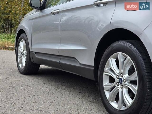 Сірий Форд Едж, об'ємом двигуна 2 л та пробігом 130 тис. км за 20999 $, фото 10 на Automoto.ua