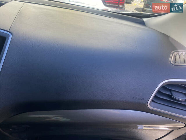 Сірий Форд Едж, об'ємом двигуна 2 л та пробігом 123 тис. км за 17600 $, фото 36 на Automoto.ua