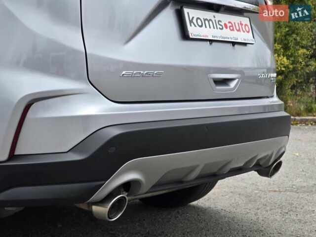 Сірий Форд Едж, об'ємом двигуна 2 л та пробігом 130 тис. км за 20999 $, фото 11 на Automoto.ua