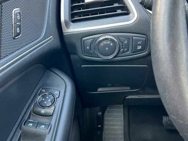 Серый Форд Эдж, объемом двигателя 2 л и пробегом 71 тыс. км за 15000 $, фото 11 на Automoto.ua