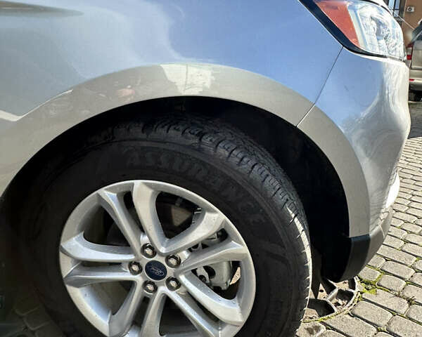 Сірий Форд Едж, об'ємом двигуна 2 л та пробігом 123 тис. км за 17600 $, фото 5 на Automoto.ua