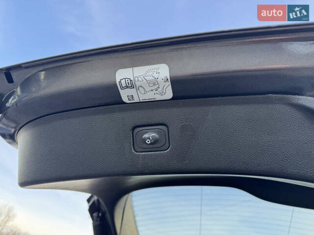 Сірий Форд Едж, об'ємом двигуна 2 л та пробігом 122 тис. км за 19500 $, фото 31 на Automoto.ua