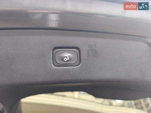 Серый Форд Эдж, объемом двигателя 2 л и пробегом 35 тыс. км за 18300 $, фото 21 на Automoto.ua