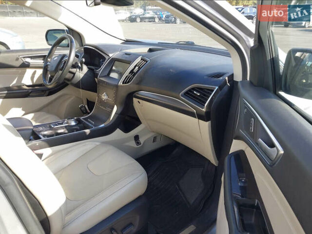 Серый Форд Эдж, объемом двигателя 2 л и пробегом 213 тыс. км за 14500 $, фото 5 на Automoto.ua