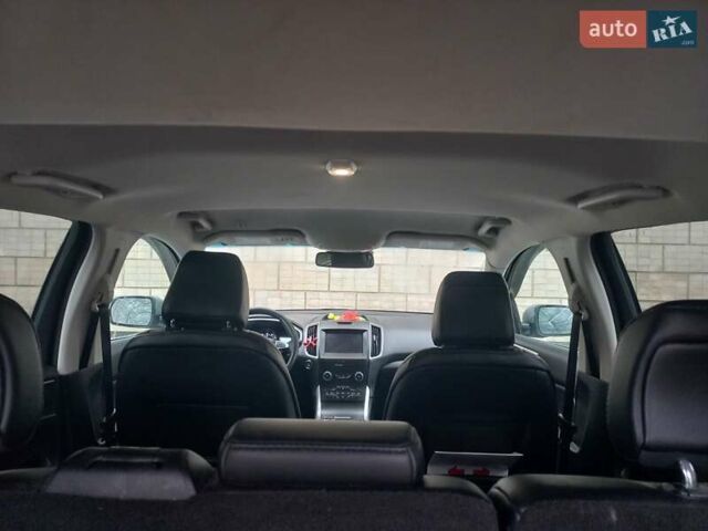 Серый Форд Эдж, объемом двигателя 2 л и пробегом 28 тыс. км за 21999 $, фото 12 на Automoto.ua