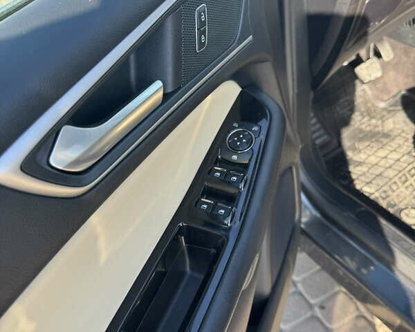 Серый Форд Эдж, объемом двигателя 2 л и пробегом 136 тыс. км за 18800 $, фото 9 на Automoto.ua