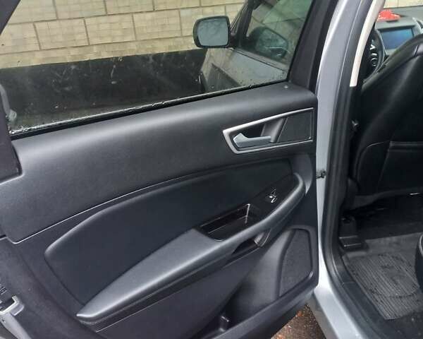 Серый Форд Эдж, объемом двигателя 2 л и пробегом 28 тыс. км за 21999 $, фото 17 на Automoto.ua