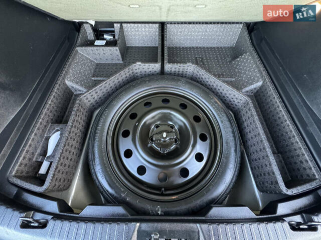 Сірий Форд Едж, об'ємом двигуна 2 л та пробігом 122 тис. км за 19500 $, фото 32 на Automoto.ua