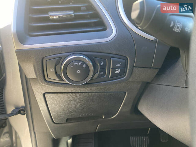 Сірий Форд Едж, об'ємом двигуна 2 л та пробігом 123 тис. км за 17600 $, фото 18 на Automoto.ua