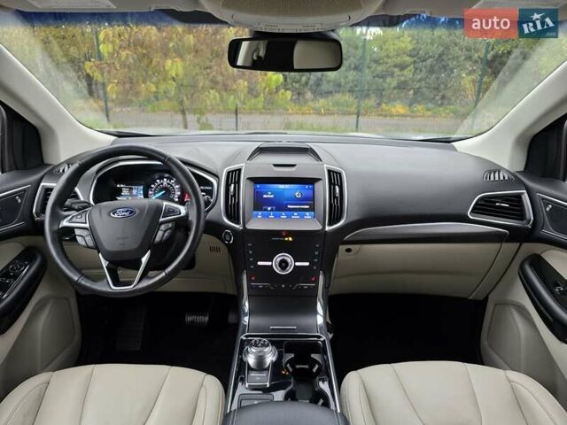 Сірий Форд Едж, об'ємом двигуна 2 л та пробігом 130 тис. км за 20999 $, фото 1 на Automoto.ua
