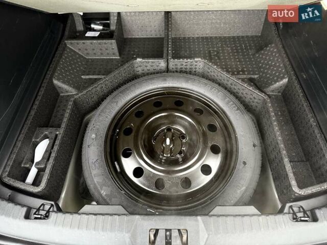 Серый Форд Эдж, объемом двигателя 2 л и пробегом 60 тыс. км за 16900 $, фото 23 на Automoto.ua