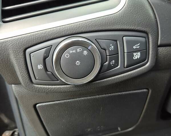 Серый Форд Эдж, объемом двигателя 2 л и пробегом 55 тыс. км за 22500 $, фото 24 на Automoto.ua