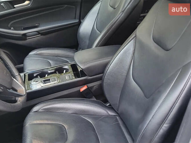 Сірий Форд Едж, об'ємом двигуна 2 л та пробігом 47 тис. км за 16600 $, фото 4 на Automoto.ua