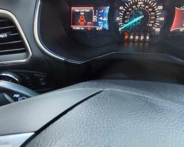 Серый Форд Эдж, объемом двигателя 2 л и пробегом 121 тыс. км за 19900 $, фото 13 на Automoto.ua