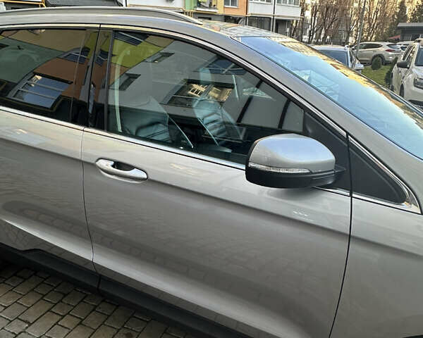 Серый Форд Эдж, объемом двигателя 2 л и пробегом 123 тыс. км за 17300 $, фото 6 на Automoto.ua