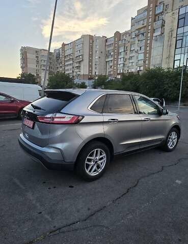 Сірий Форд Едж, об'ємом двигуна 2 л та пробігом 126 тис. км за 17999 $, фото 5 на Automoto.ua