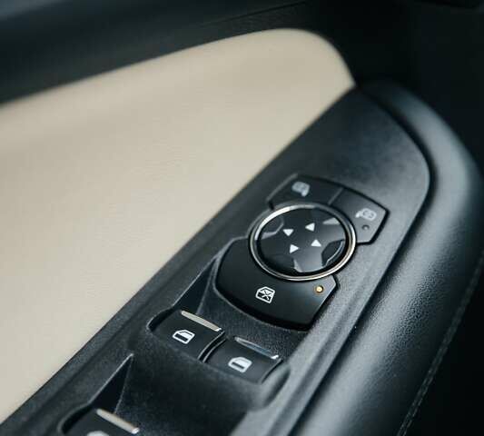 Серый Форд Эдж, объемом двигателя 2 л и пробегом 202 тыс. км за 18700 $, фото 24 на Automoto.ua