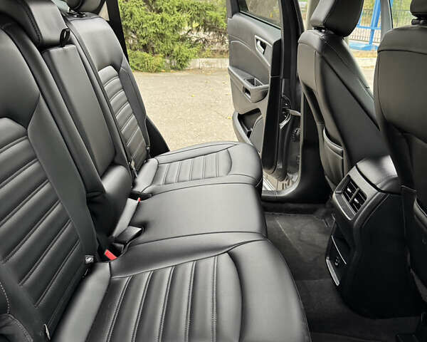 Серый Форд Эдж, объемом двигателя 2 л и пробегом 127 тыс. км за 19200 $, фото 20 на Automoto.ua