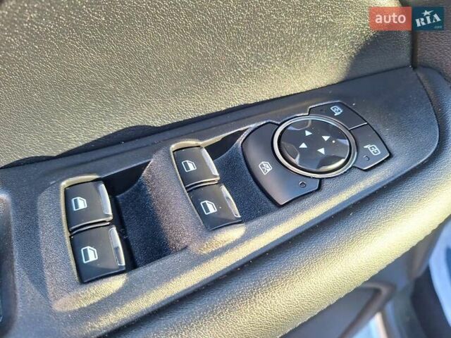 Сірий Форд Едж, об'ємом двигуна 2 л та пробігом 110 тис. км за 17499 $, фото 39 на Automoto.ua